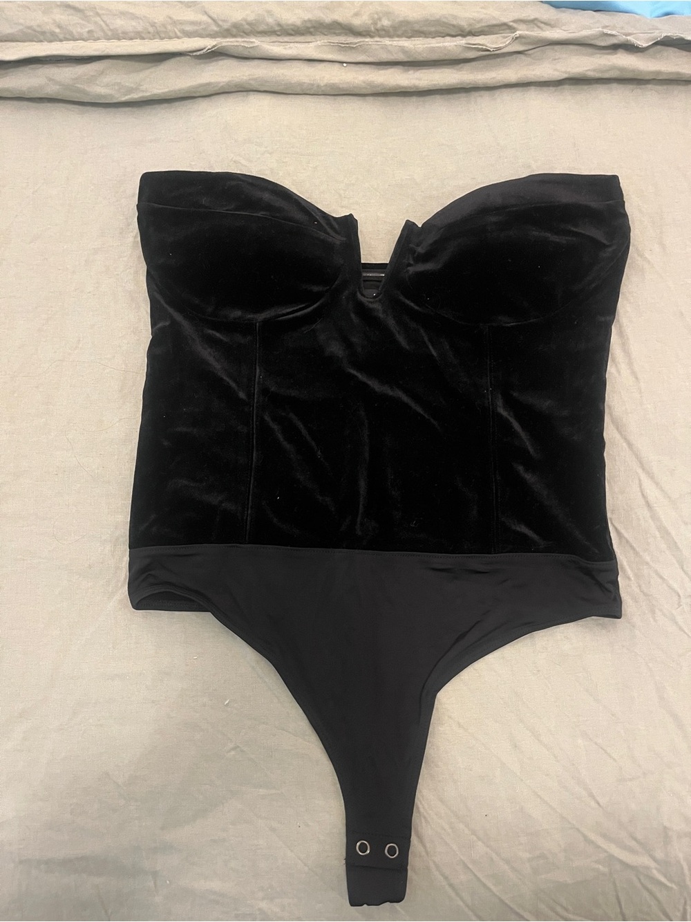 Express Black Strapless Velvet Bodysuit with Sweetheart Bust
